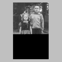 067-0033 In der Volksschule Grossudertal. Hildegard Tobien 8 Jahre alt und Bruder Karl-Heinz 11 Jahre alt.jpg